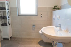 Unclassified image, 5 of 21, button