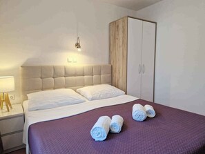 2 bedrooms, WiFi - Holiday apartment with air conditioning and balcony (Baška)