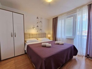 2 bedrooms, WiFi - Holiday apartment with air conditioning and balcony (Baška)