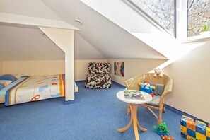 2 Schlafzimmer, Reisekinderbett, WLAN, Bettwäsche