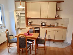Kühlschrank, Ofen, Geschirrspüler