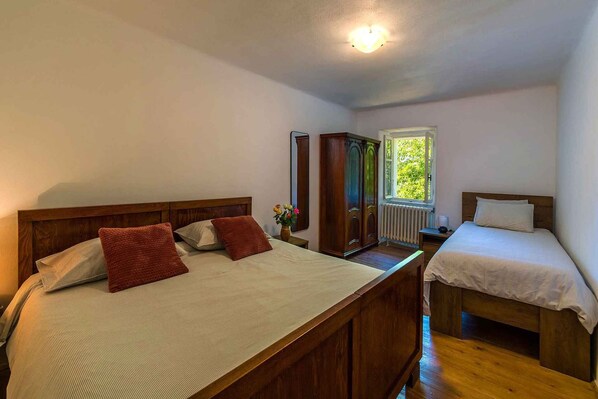 2 bedrooms