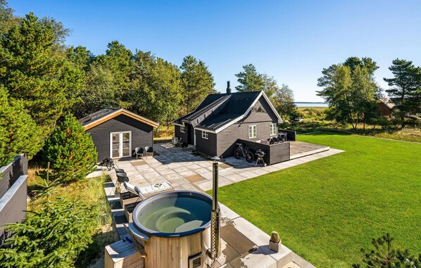 Terrace/patio - 3 bedroom cozy home in Blåvand (Blåvand)