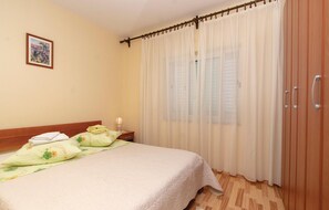 1 bedroom, free WiFi, bed sheets
