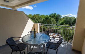 Outdoor dining - 2 bedroom nice apartment in Pinezici (Pinezici)