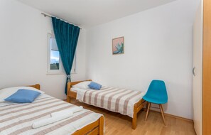 2 bedrooms, free WiFi, bed sheets - 2 bedroom nice apartment in Pinezici (Pinezici)
