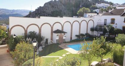 Gorgeous home in Montejaque with swimming pool