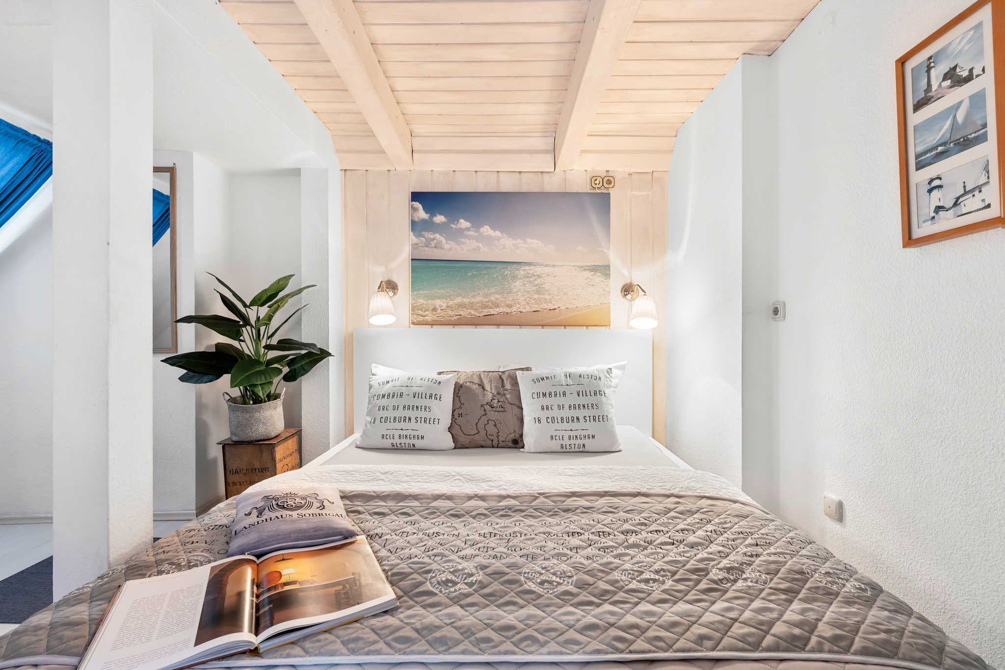 3 bedrooms, in-room safe, WiFi, bed sheets