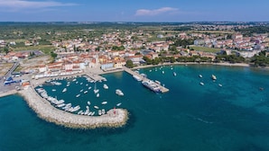 Marina - Awesome apartment in Valbandon with WiFi (Valbandon)