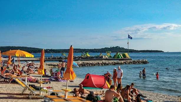 Beach nearby - Awesome apartment in Valbandon with WiFi (Valbandon)