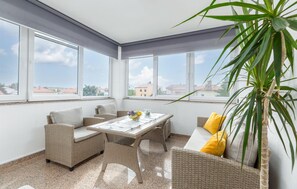 Dining - 3 bedroom nice apartment in Valbandon (Valbandon)