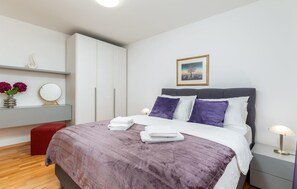 3 bedrooms, in-room safe, free WiFi, bed sheets - 3 bedroom nice apartment in Valbandon (Valbandon)