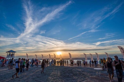 Holiday home with barbecue and garden furniture