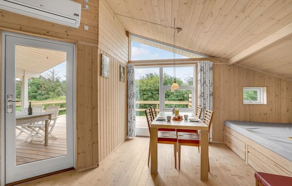 2 bedrooms, free WiFi