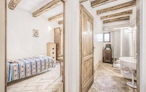 2 camere, culla da viaggio, Wi-Fi gratuito