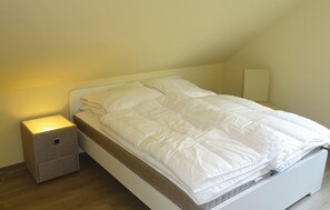 2 Schlafzimmer, Reisekinderbett, kostenloses WLAN, Bettwäsche