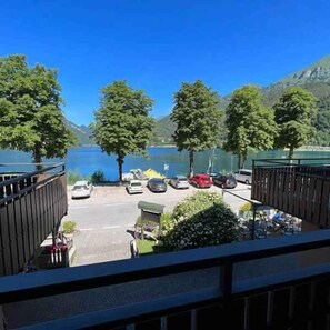 Property grounds - Holiday apartment with lake view (Molina di Ledro)
