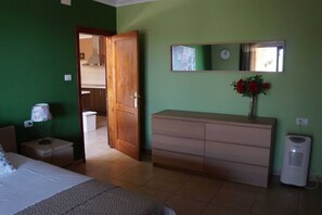 2 bedrooms, WiFi, bed sheets - Casa Salamandra, Spain (Dos Pinos)