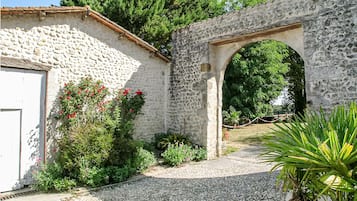 Enceinte de lâhĂ©bergement