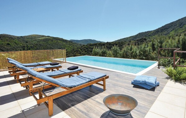 Piscine extérieure, piscine chauffée