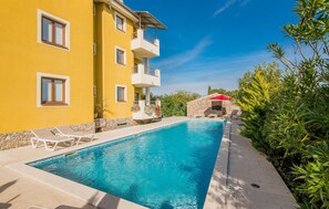 Pool - Amazing apartment in Salatici with WiFi (Salatici)