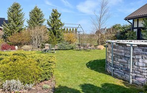 Outdoor dining - Nice home in Mscice with swimming pool (Mscice)