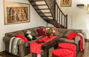 TV, fireplace - Nice home in Mscice with swimming pool (Mscice)