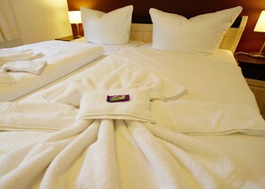 2 bedrooms, travel cot, WiFi, bed sheets