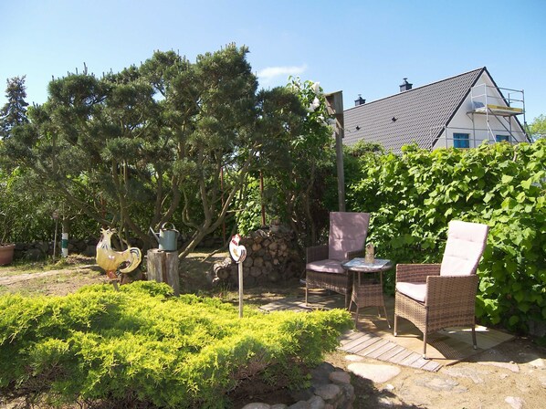 Unclassified image, 1 of 17, button