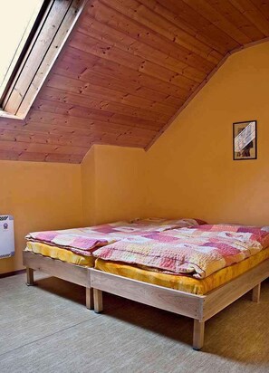 6 bedrooms, WiFi - Holiday home with outdoor pool and sauna at Lake Lipno (Černá v Pošumaví)