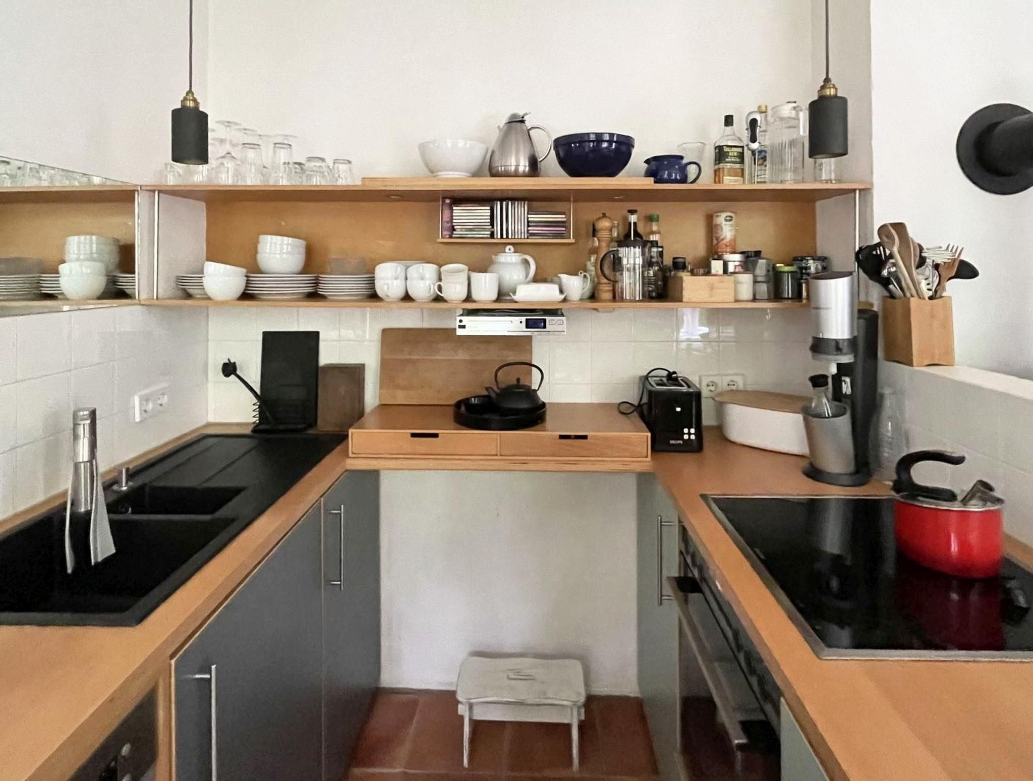 Fridge, oven, dishwasher, toaster