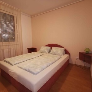 3 bedrooms, WiFi - Holiday apartment with Pool and Internet (Siófok)