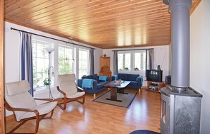 TV, fireplace, DVD player