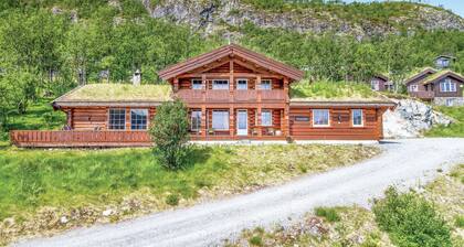 Stunning home in Hemsedal with sauna