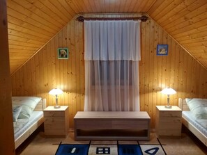 3 bedrooms, WiFi, bed sheets - Apartman Daniel - Apartment (Balatonfokajár)