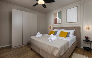 4 Schlafzimmer, Reisekinderbett, kostenloses WLAN, Bettwäsche