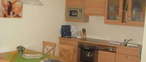 Kjøleskap, ovn og oppvaskmaskin