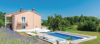 Cozy home in Nedescina