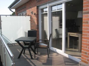 Unclassified image, 2 of 14, button - 103 3R Balk li - BUE - House Stüven (Büsum)