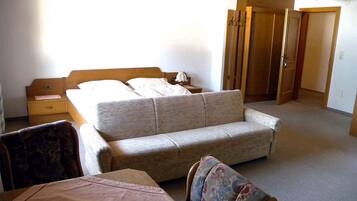 3 makuuhuonetta, internet