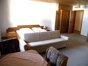 3 عدّة غرف نوم وخدمة الإنترنت