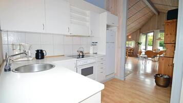 Réfrigérateur, plaque de cuisson, lave-vaisselle, cafetiÚre/bouilloire