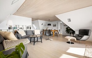 TV - Awesome apartment in Karrebæksminde with WiFi (Karrebæksminde)