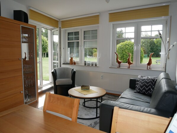 Unclassified image, 1 of 21, button