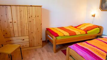 2 bedrooms, bed sheets