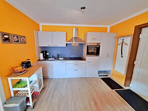 Kühlschrank, Ofen, Geschirrspüler