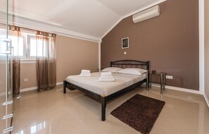 4 habitaciones, wifi gratis y ropa de cama 