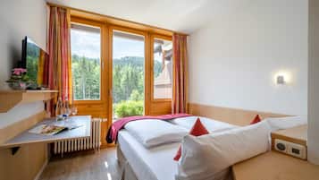 1 bedroom, in-room safe, WiFi, bed sheets