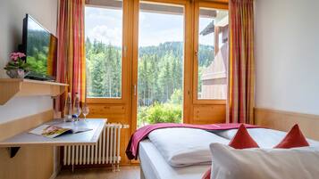 1 bedroom, in-room safe, WiFi, bed sheets