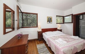 5 quartos, berço de viagem, Wi-Fi de cortesia, roupa de cama